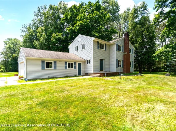 5749 Delta River Dr, Lansing, MI 48906
