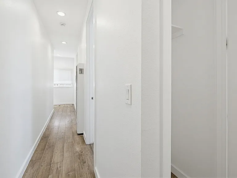 1050 W 57th St #1050.25 — Photo 22