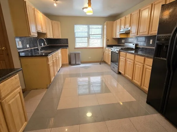 2836 N Damen Ave #2, Chicago, IL 60618