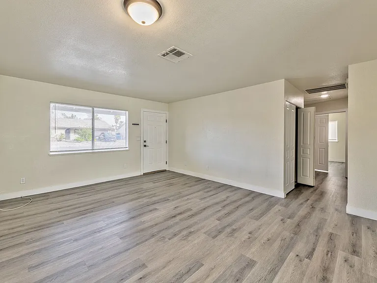 3757 Longfellow St — Photo 6