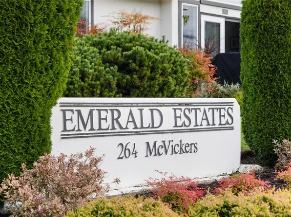 264 McVickers St #204, Parksville, BC V9P 2N5