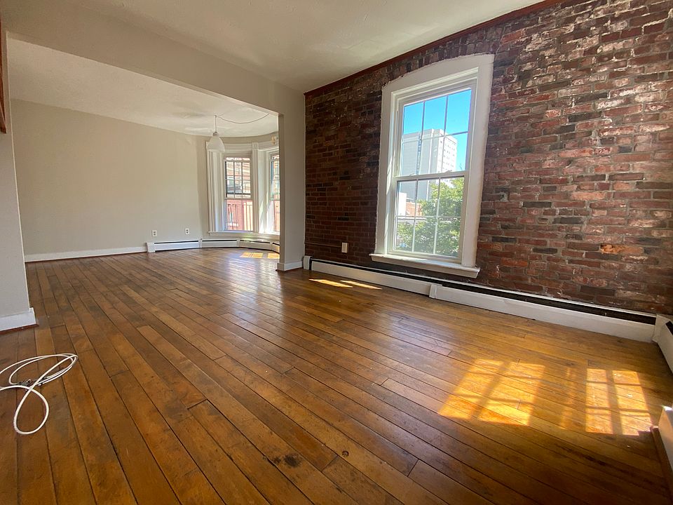 2nd image of 27 Saint Stephen St APT 7