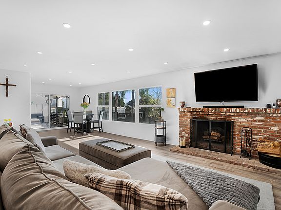 5th image of 391 Mira Loma Ln