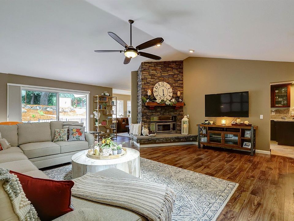 1st image of 12420 Torrey Pines Dr