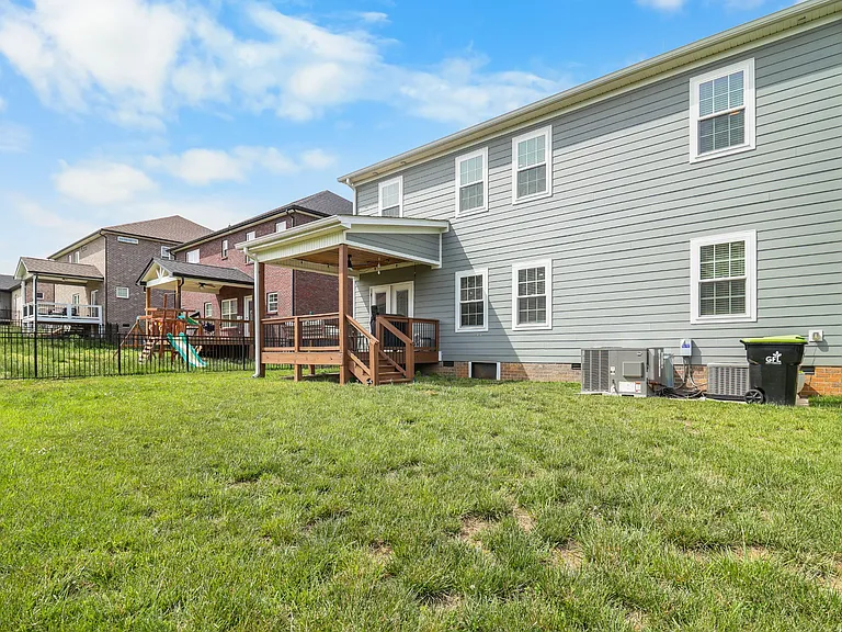 276 Bluebell Dr — Photo 42