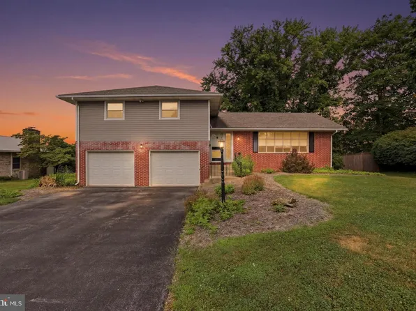 932 Sunset Ave, Waynesboro, PA 17268