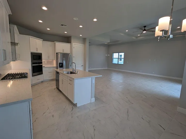 9292 Crestview Cir — Photo 1