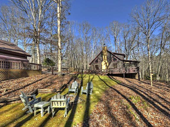 4th image of 380 Meadow Woods Dr