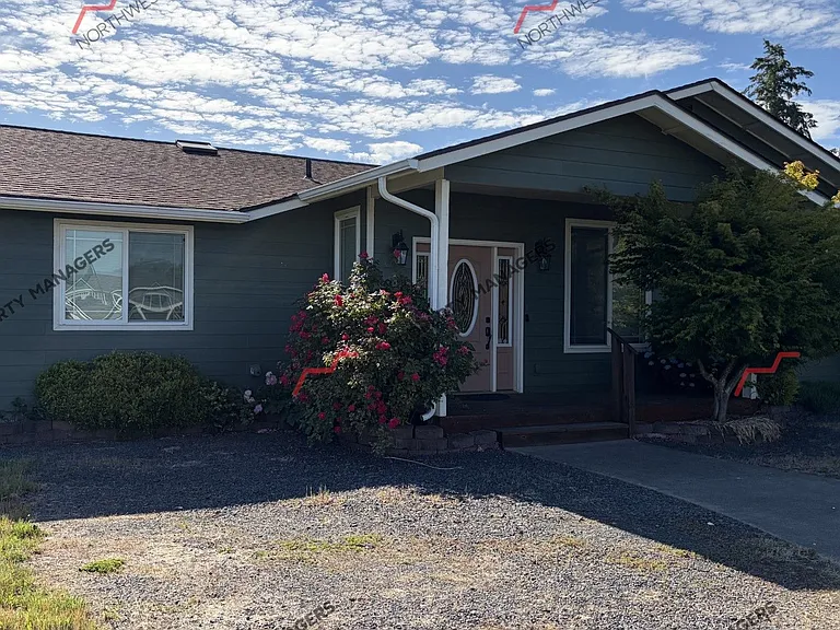 116 Taylor Rd — Photo 2