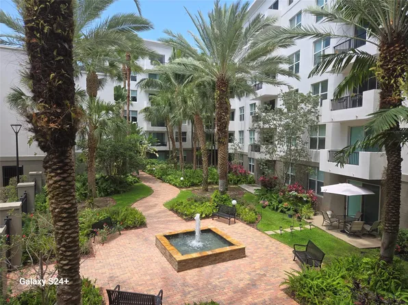 2421 NE 65th Street #201, Fort Lauderdale, FL 33308