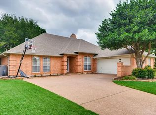 7512 Peachtree Trl, North Richland Hills, TX 76182