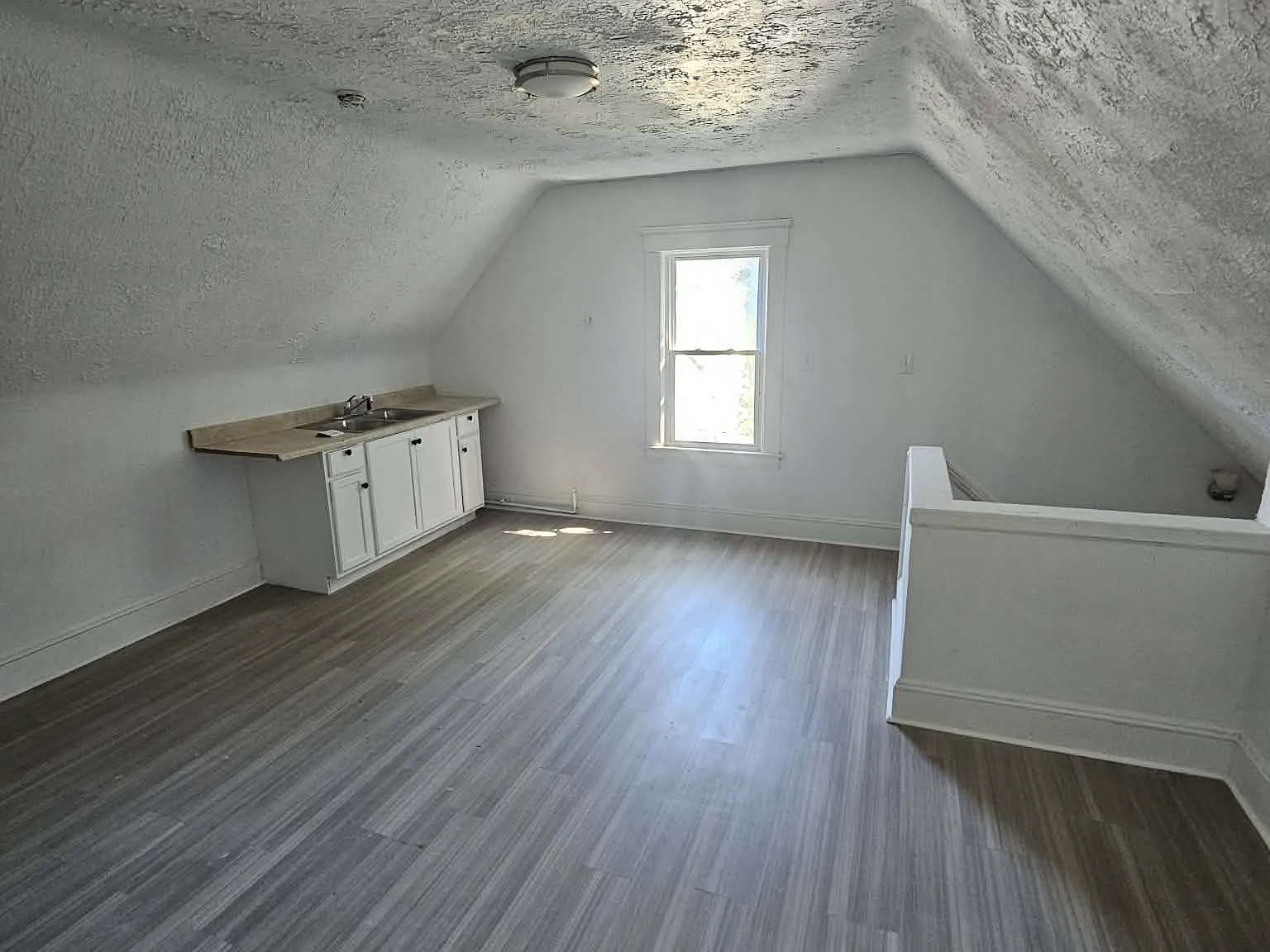 1 bed, $750 — Photo 2