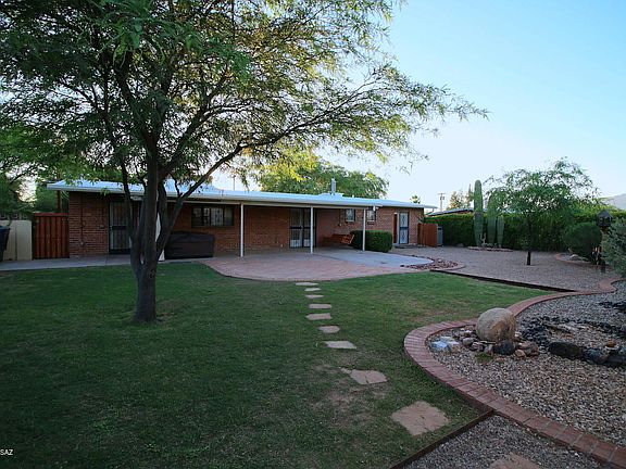 2nd image of 932 N Sonoita Ave