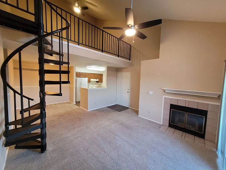 2720-2758 Mirage Dr — Photo 15