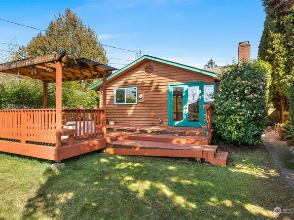 10030 40th Avenue SW, Seattle, WA 98146