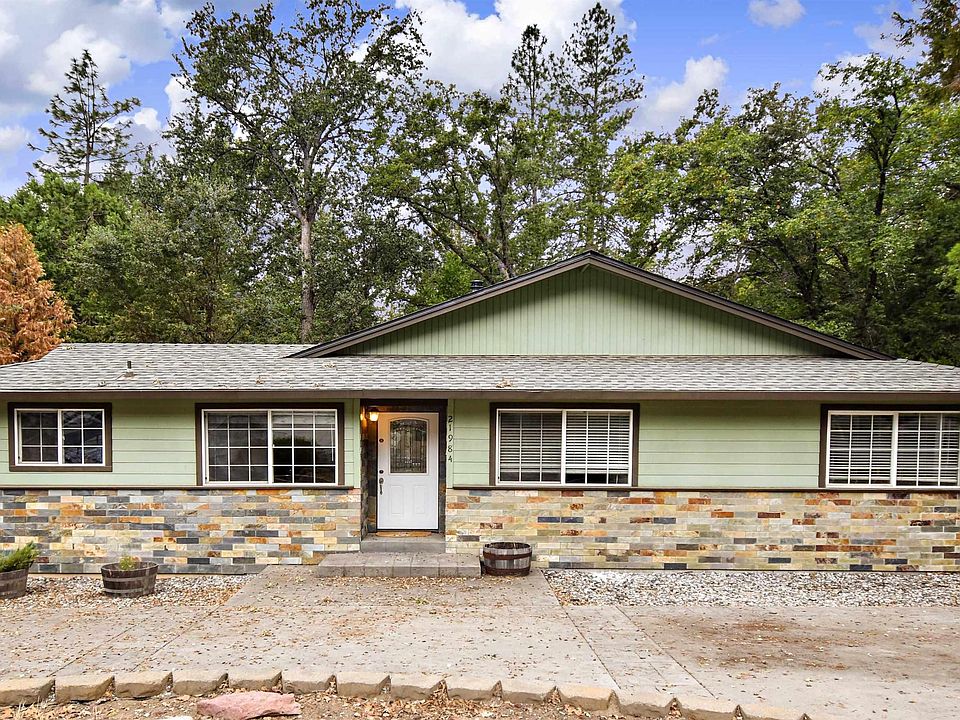 1st image of 21984 Crystal Falls Dr