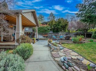 326 N Barneburg Rd, Medford, OR 97504