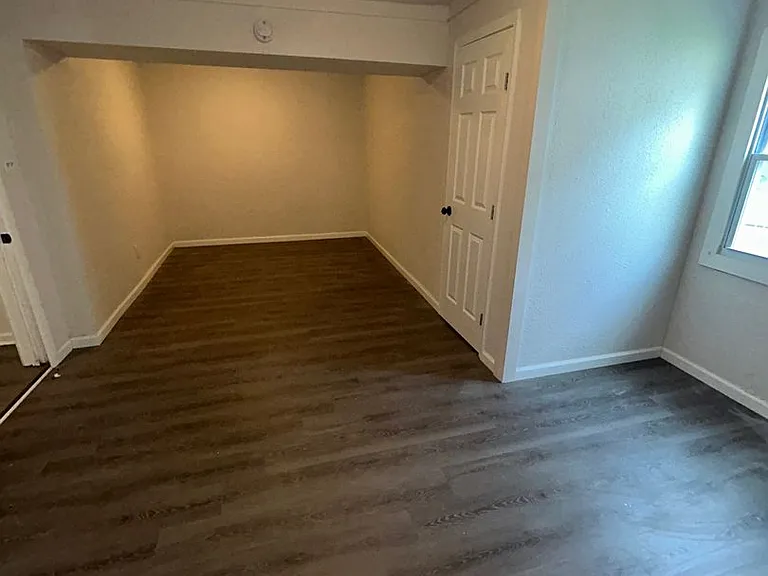 1706 Andrews Dr — Photo 6