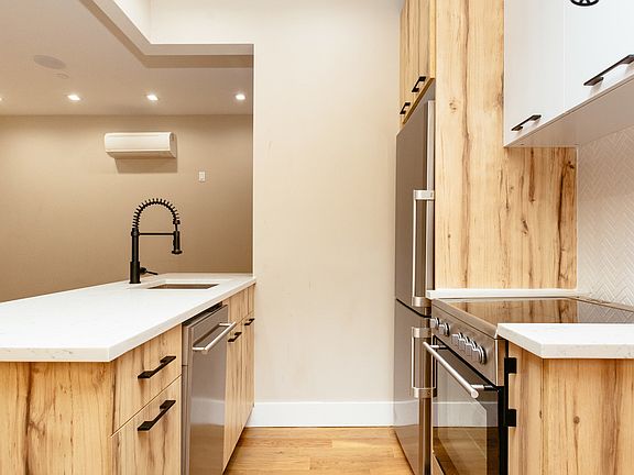 4th image of 690 Saint Marks Ave #2C