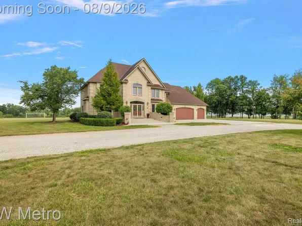 54720 Foss Rd, Macomb, MI 48042