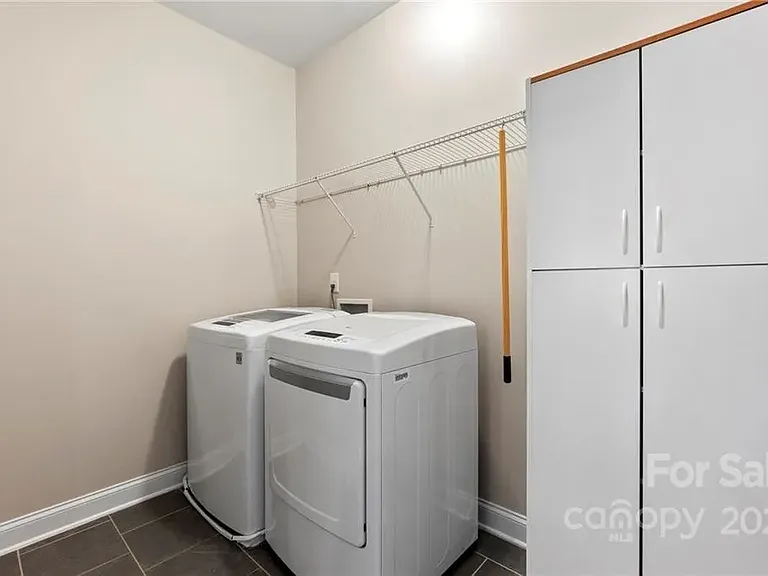 733 Herrin Ave — Photo 22