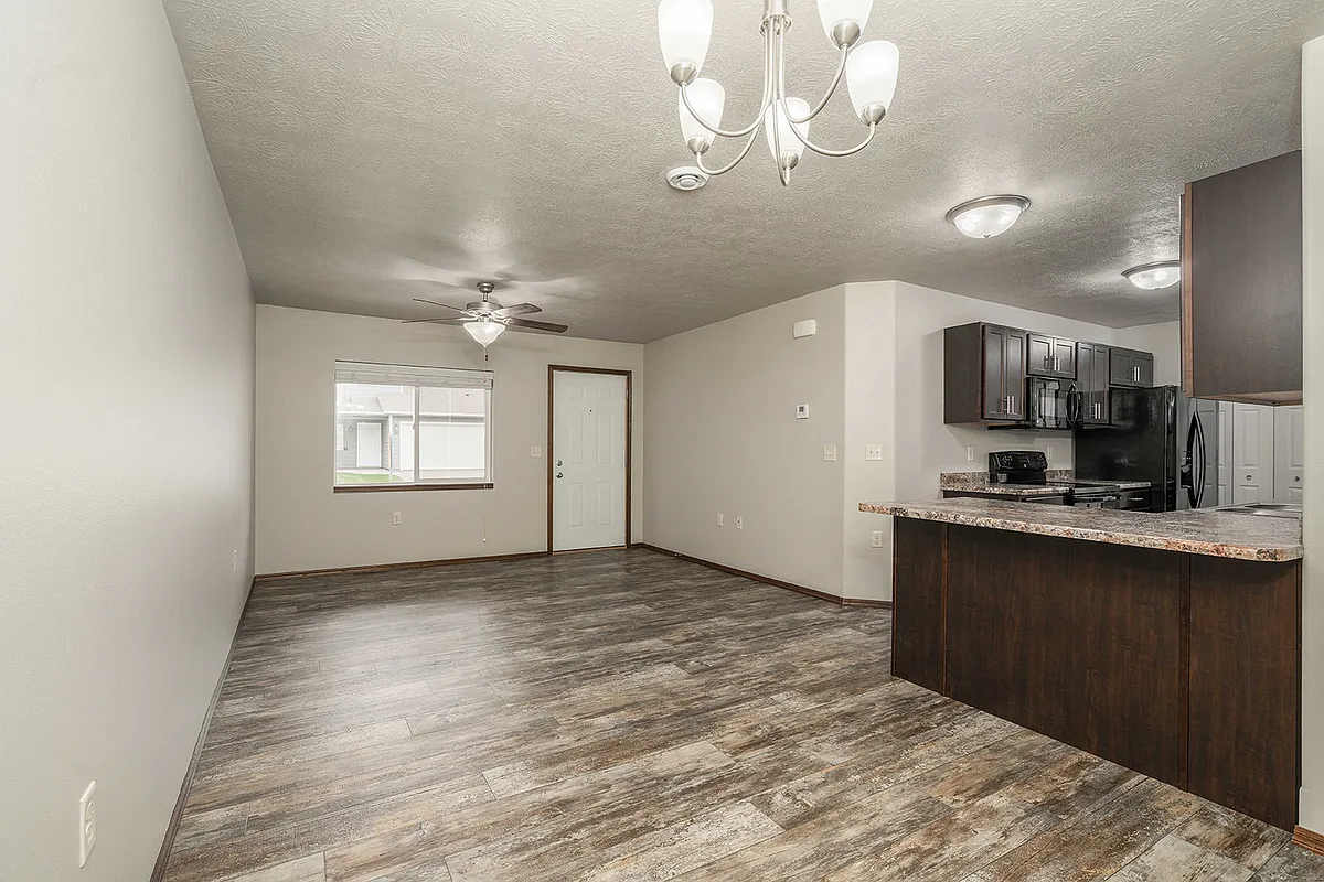 Building Photo - Beal Townhomes