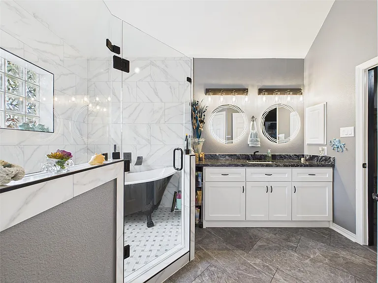 203 Las Brisas St — Photo 24