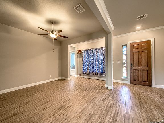 3rd image of 109 STABLEWOOD CT