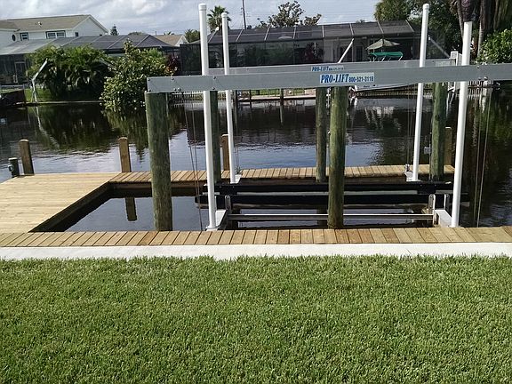 3rd image of 8713 Bay Crest Ln