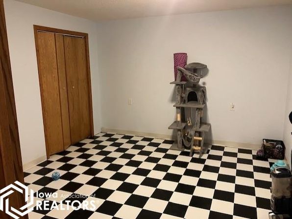 201 N 2nd St, Thornton, IA 50479