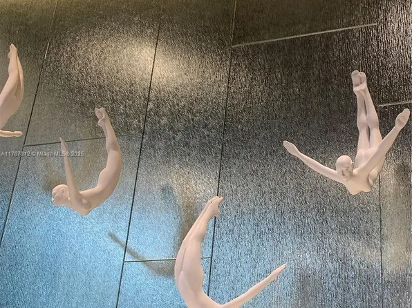 851 NE 1st Ave #3905, Miami, FL 33132