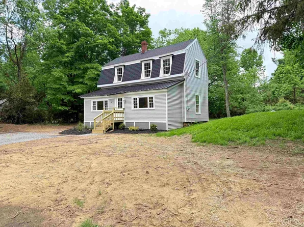 19 Depot Road, Kingston, NH 03848