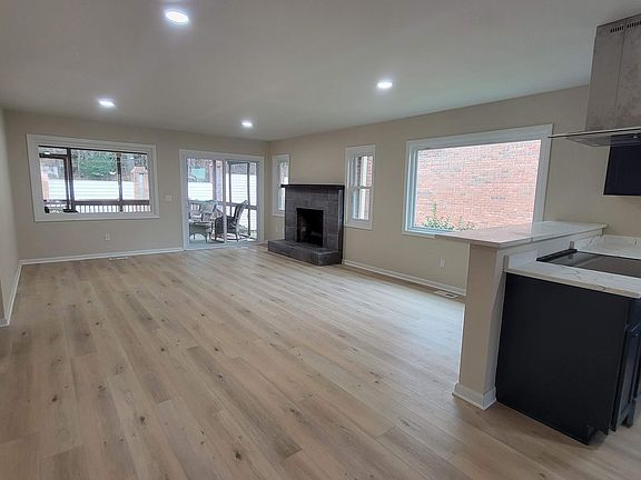 2nd image of 108 Exeter Ct