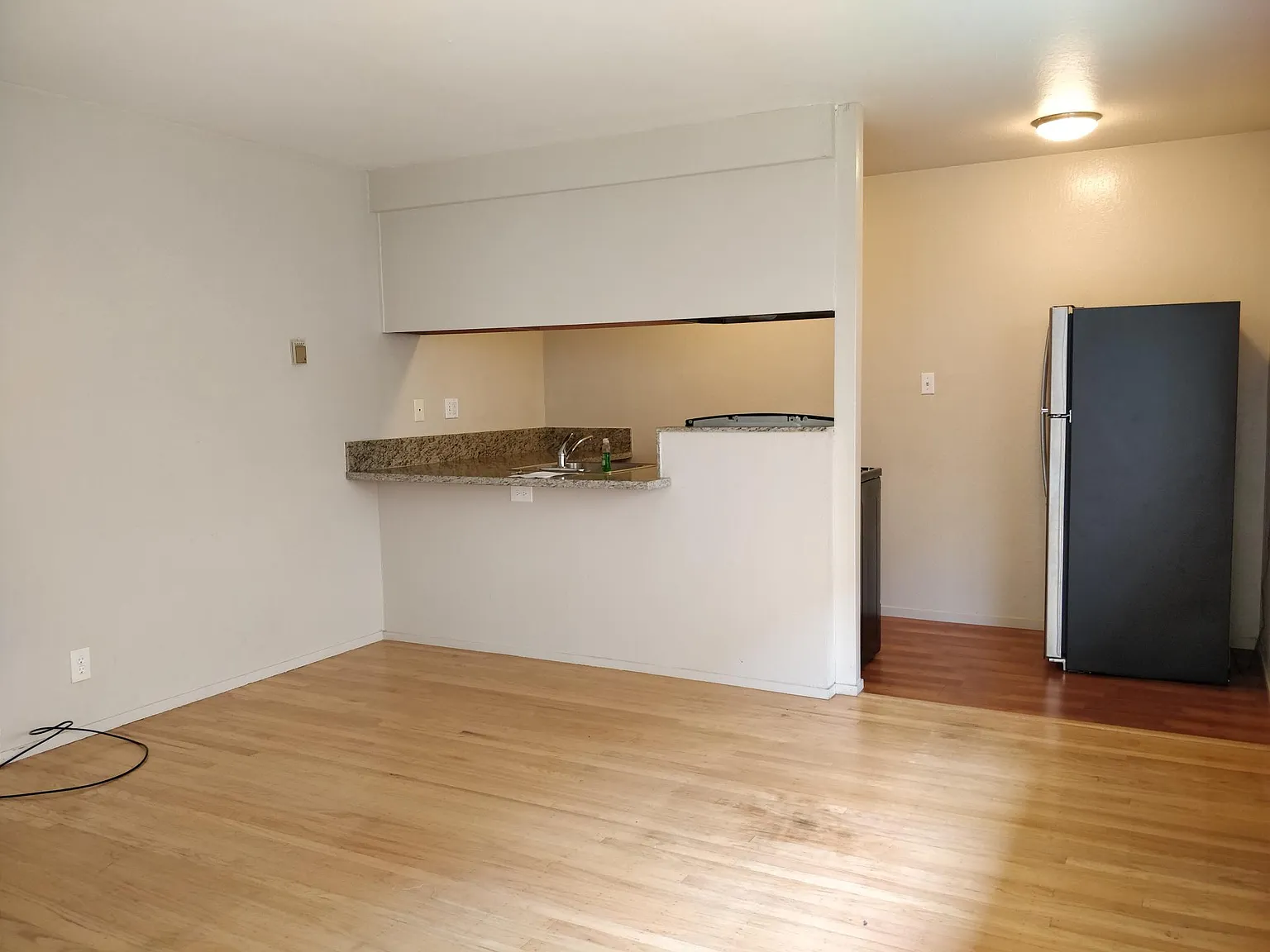 Studio, 300 sqft, $2,000 — Photo 3