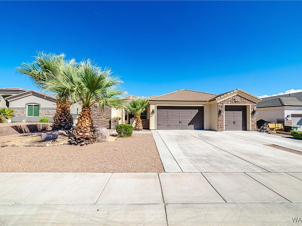 1st image of 926 Country Club Drive
