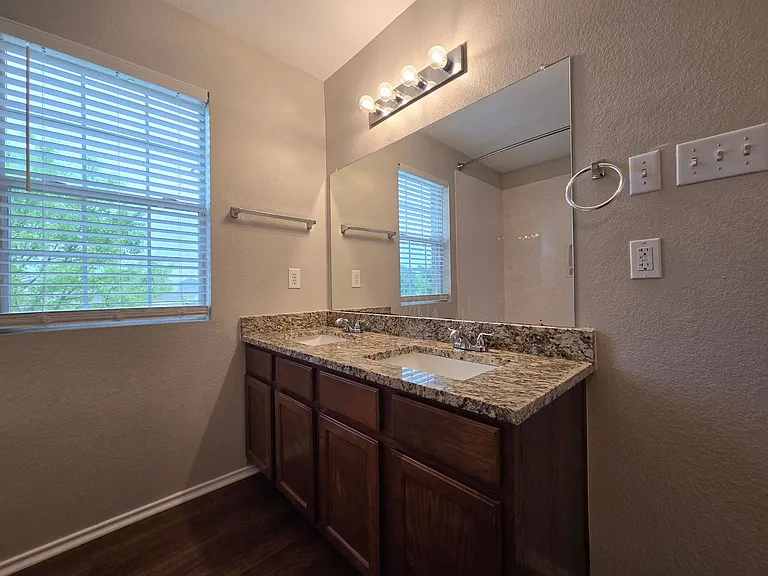 5302 Lyra Dr — Photo 20