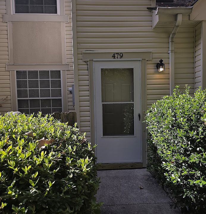 1st image of 479 Lees Mill Dr