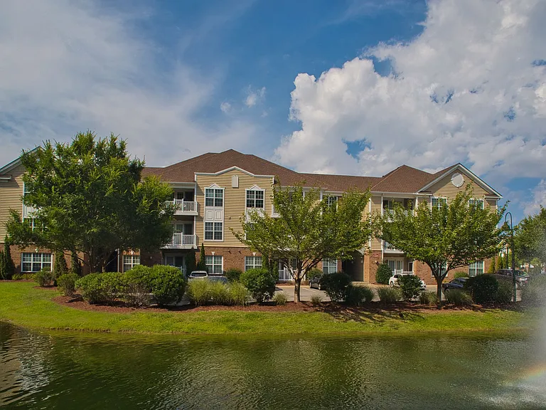 Red Mill Landing Apartment Homes — Photo 37