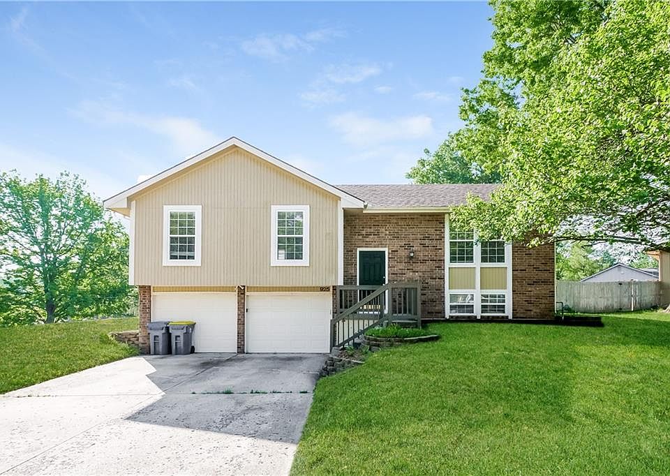 1st image of 925 Fair Oaks Ct