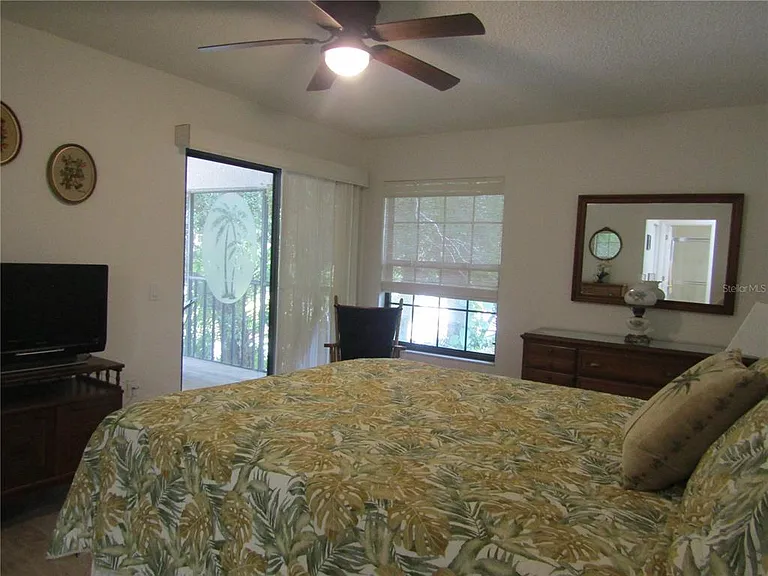4757 Winslow Beacon #20 — Photo 20