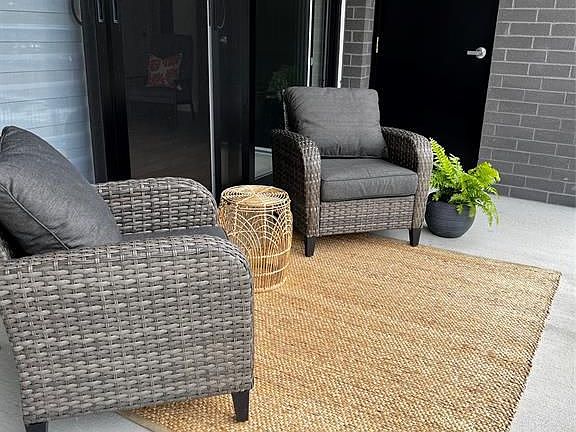 3rd image of 140 Main St E #201