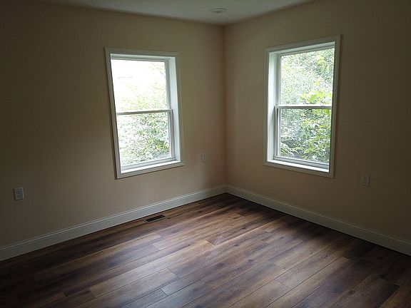 3rd image of 10010 N Garden Ln