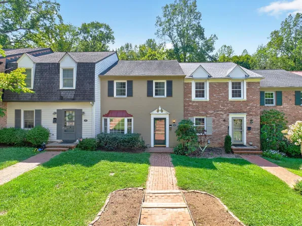 107 Georgetown Grn, Charlottesville, VA 22901