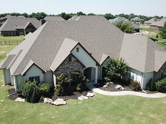 3rd image of 5190 E Hickory Bluff Dr