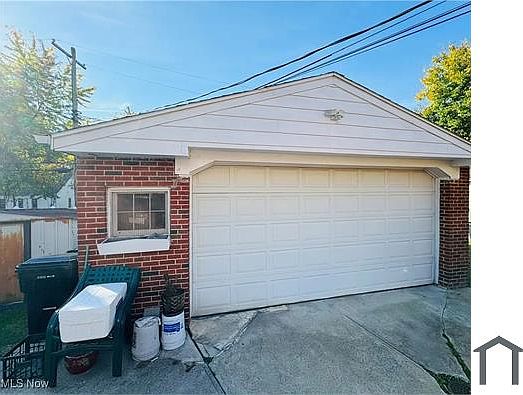 3rd image of 16318 Elberta Ave