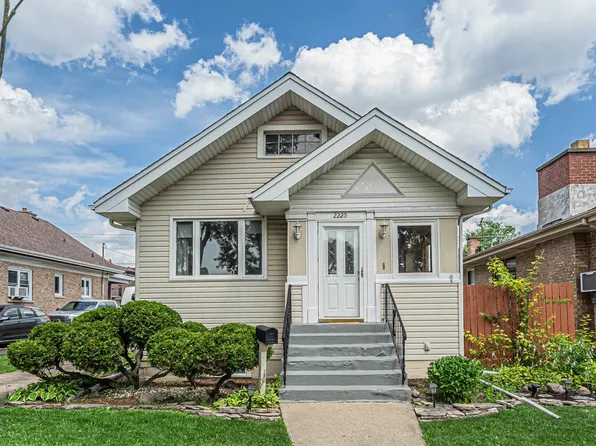 2225 N 76th Ct, Elmwood Park, IL 60707