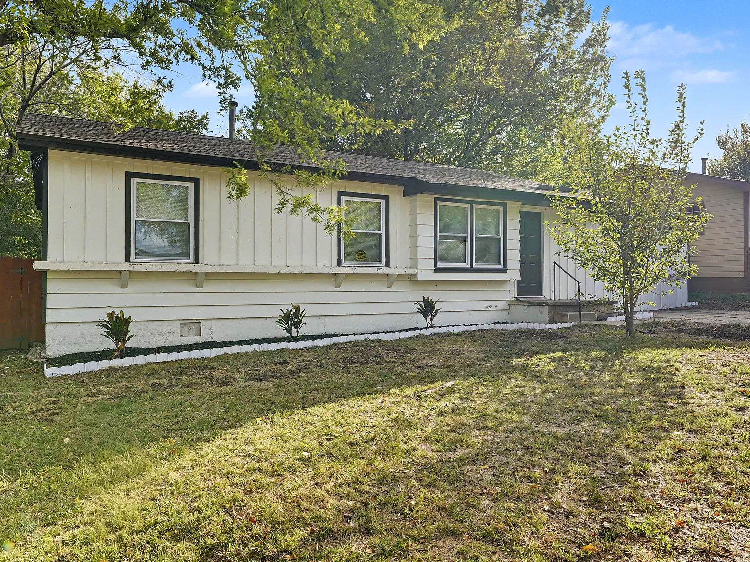 4 bed, 1250 sqft, $1,550 — Photo 2