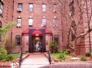 200 Hart Blvd APT 1E, Staten Island, NY 10301