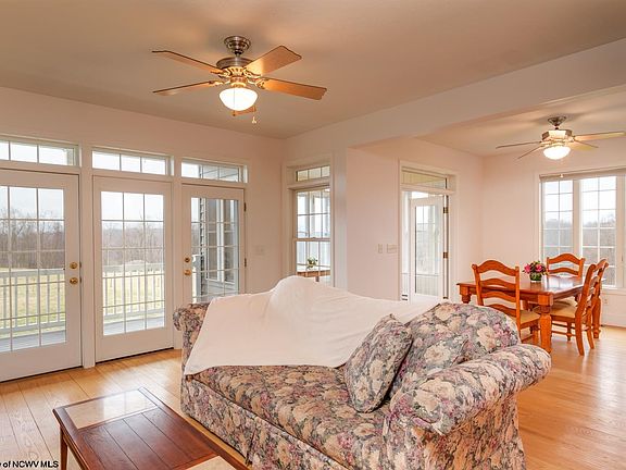 4th image of 26 Mountain Vista Dr