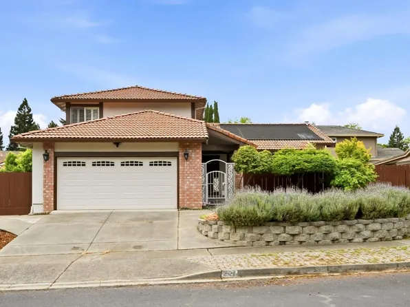 227 Skylark Way, Napa, CA 94558